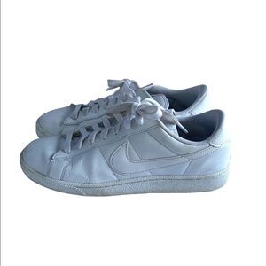 Nike women's Tennis Classic Trainers Sneakers Shoes US 10 white 312498 129